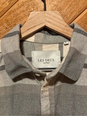 Les Deux Men's Gray & Cream Plaid Button-Down Shirt